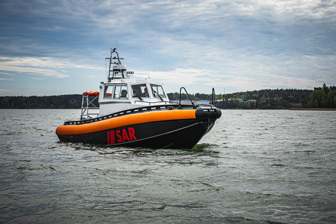 Arctic Airboats- A8 fender system SAR boat