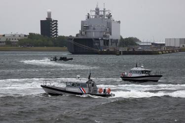 Fenders voor werkboot K11, VEKA group