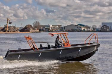 Fender systeem voor de RBB-800 2WJ Crew Tender, door Tidemanboats