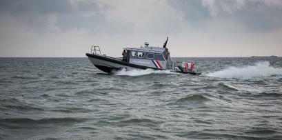 Fenders voor werkboot K11, VEKA group