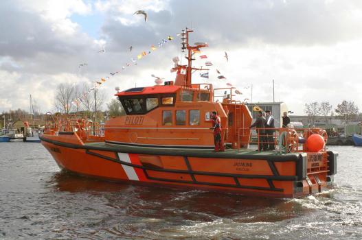 Fenders voor werkboot Jasmund, Lotsbetrieb GmbH, Mecklenburg-Vorpommern