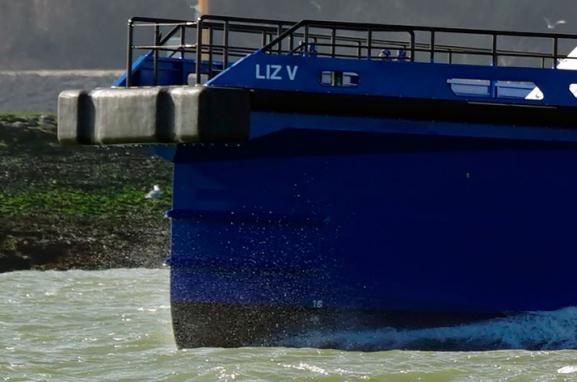 Maatwerk Fenders for LizV, Stemat Marine Services