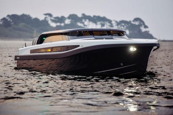 Projects-2017-09-Superyacht-tender-Pascoe-International-SL-Limousine-1.jpg 