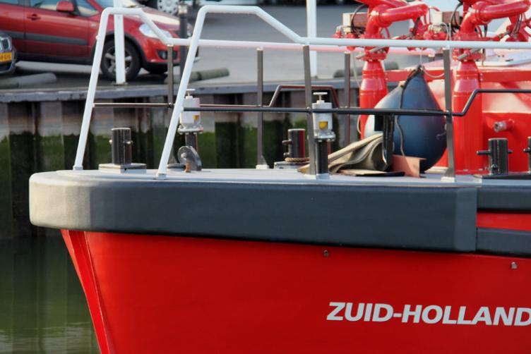 Maatwerk fenders voor De Haas Maassluis - Blusboot