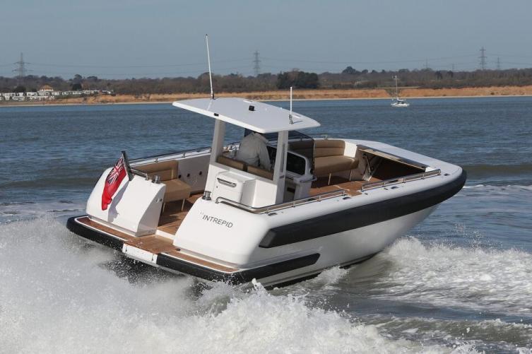 Fender for super yacht tenders - Compass Roman Tender